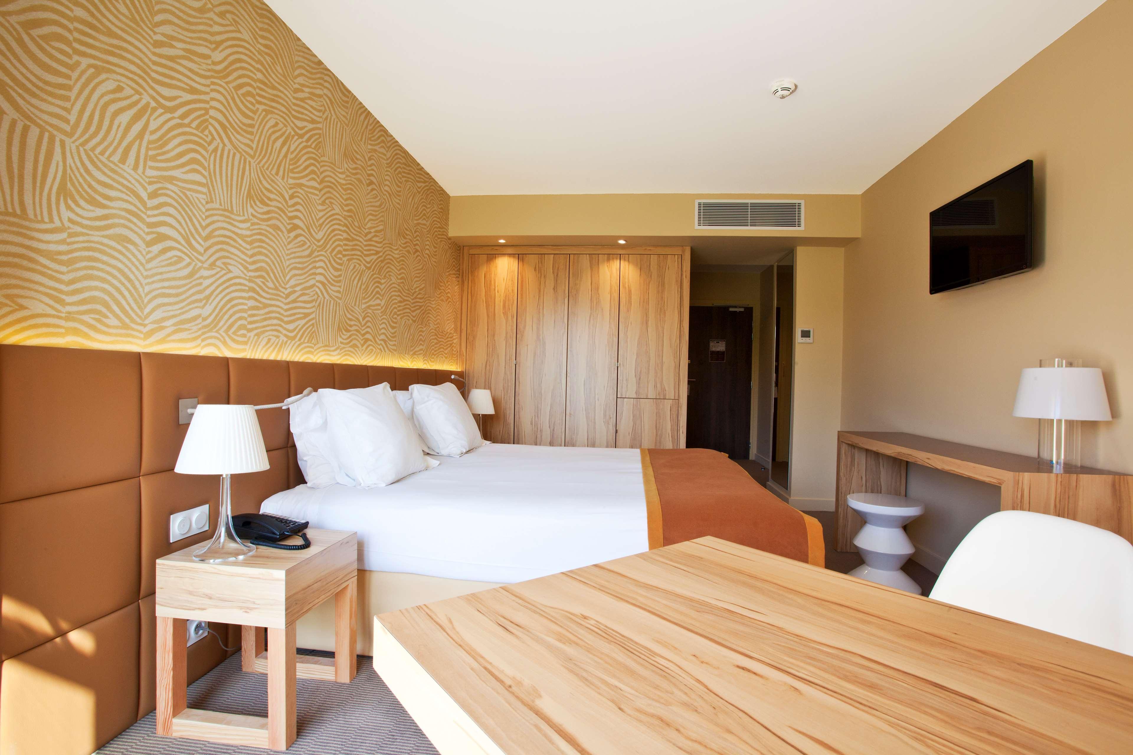 Western Le Paradou Sud. Hotel Avignon