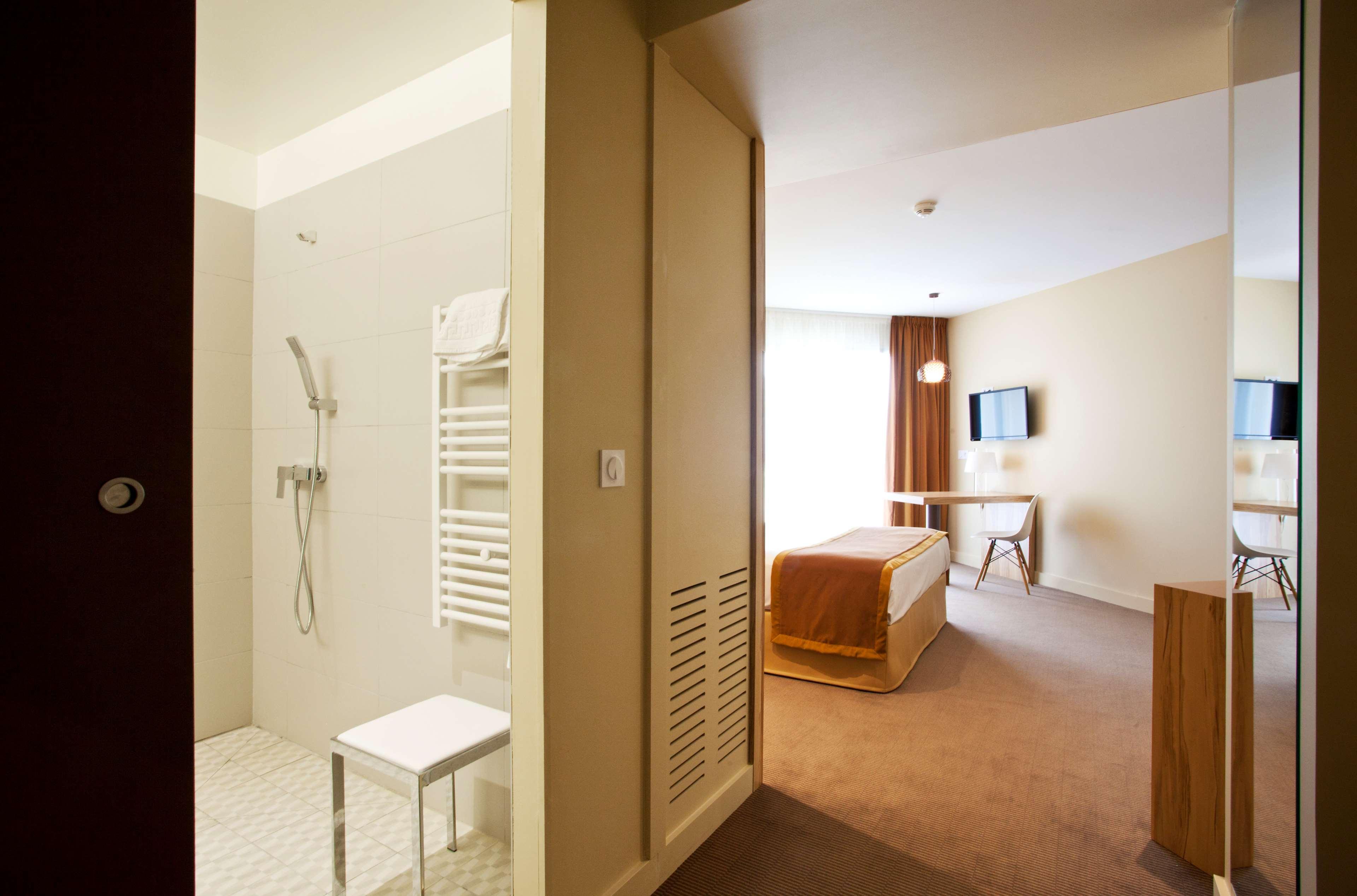 Hotel Golden Tulip Le Paradou 3*
