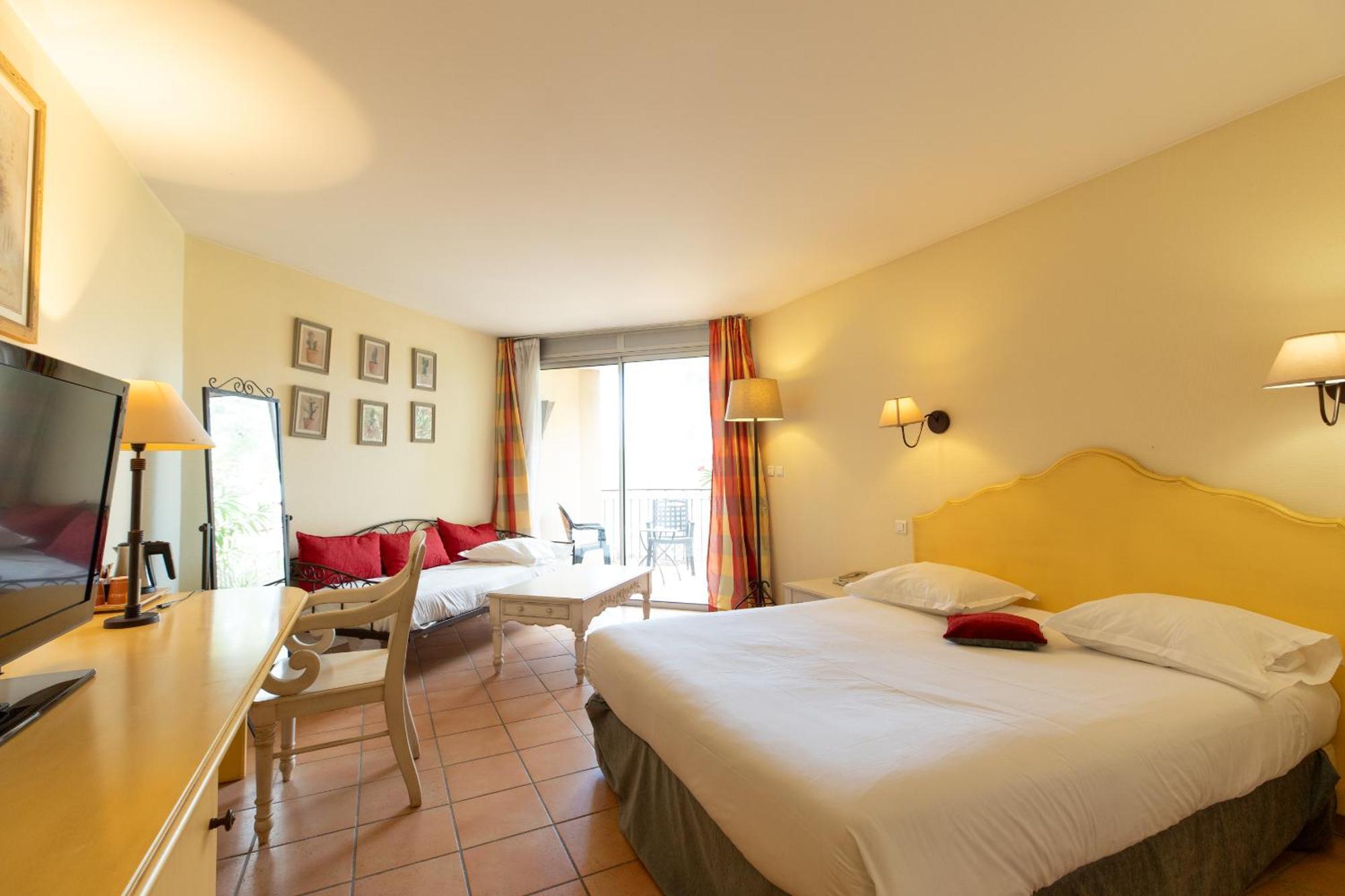 Golden Tulip Le Paradou